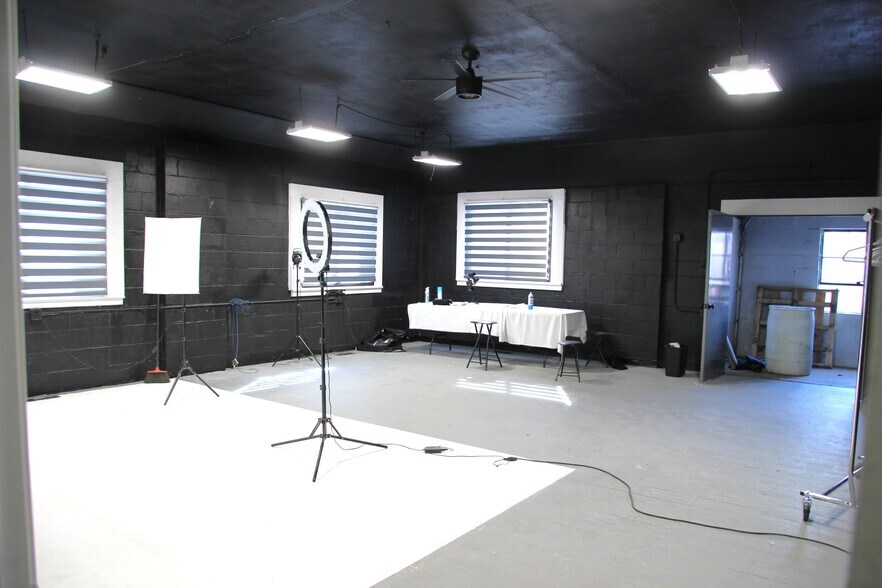 More Photos Of 356 Old Maple Rd, North Haven Office For Lease