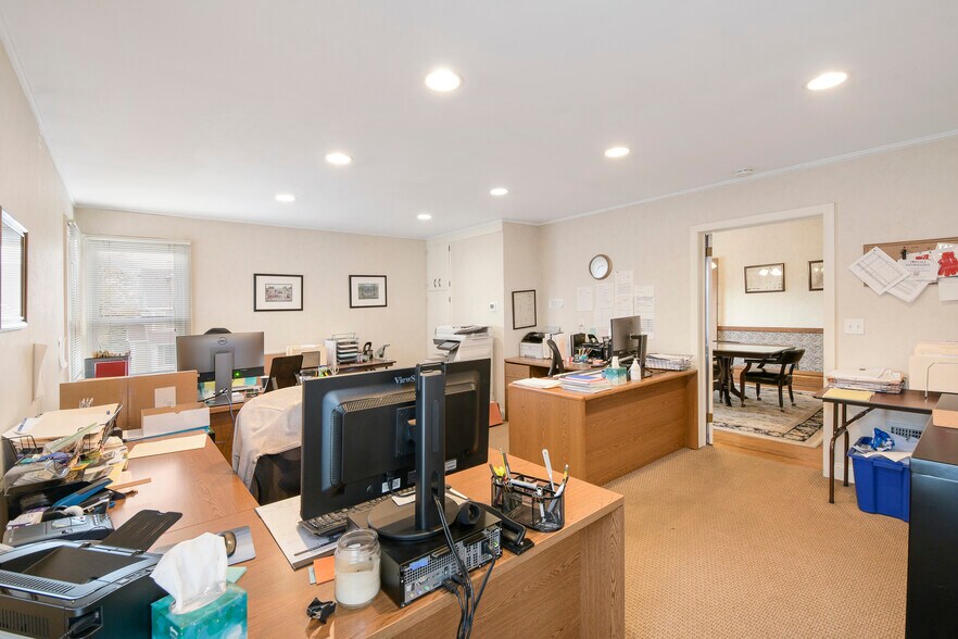 More Photos Of 105 Gleneida Ave, Carmel Office For Sale