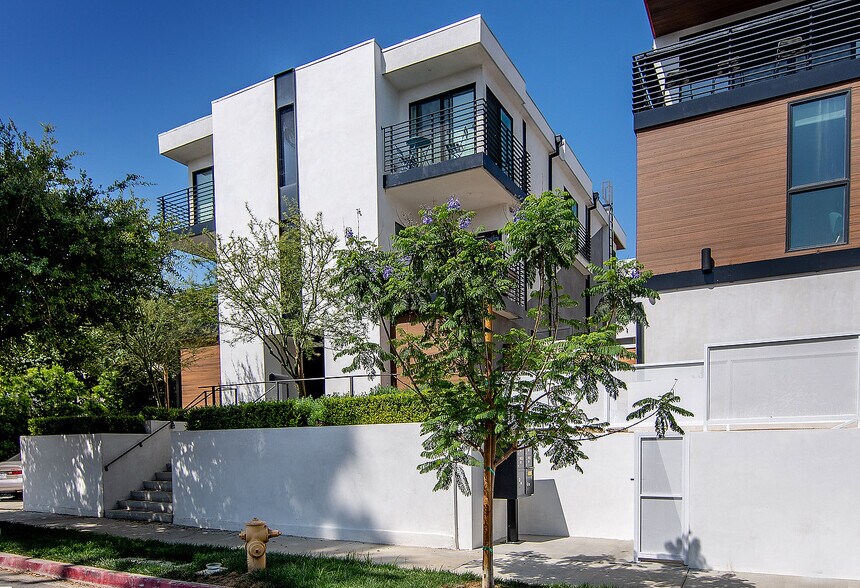 More Photos Of 811 N Harvard Blvd, Los Angeles Multifamily For Sale