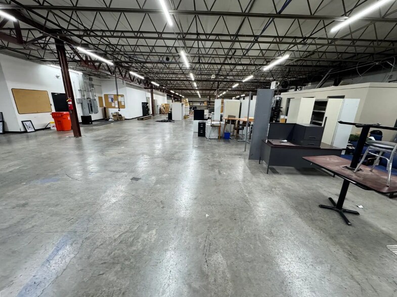 More Photos Of 1136 W Market St, Louisville Warehouse For Sale