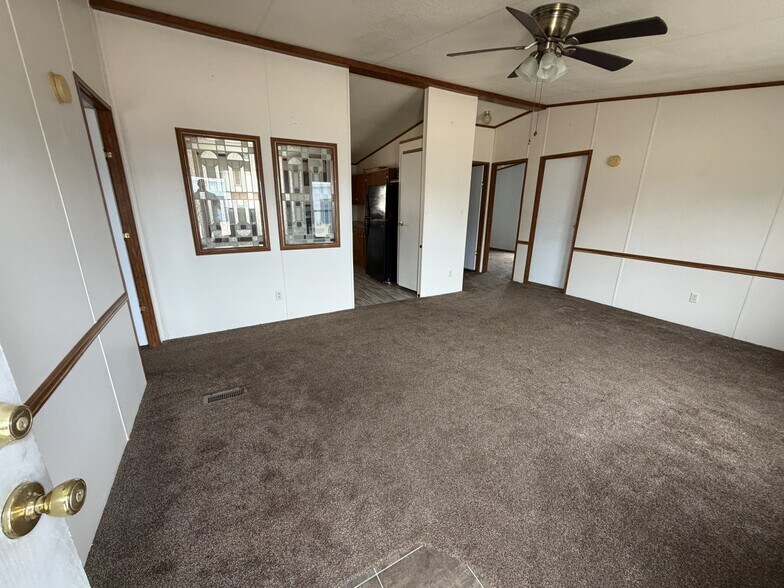 More Photos Of 2102 S 3rd St, Mabank Self Storage For Lease