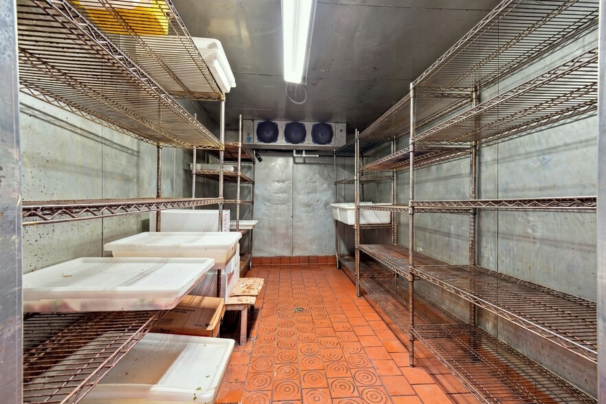 More Photos Of 5033 N 67th Ave, Glendale Fast Food For Sale