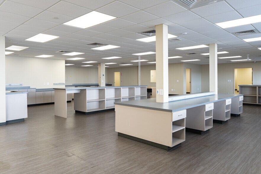 More Photos Of 3918 Montclair Rd, Birmingham Office For Sale