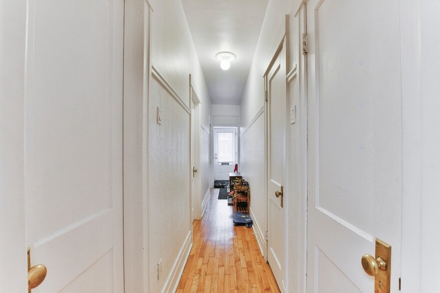 More Photos Of 8234-8242 Rue St-Denis, Montréal Multifamily For Sale