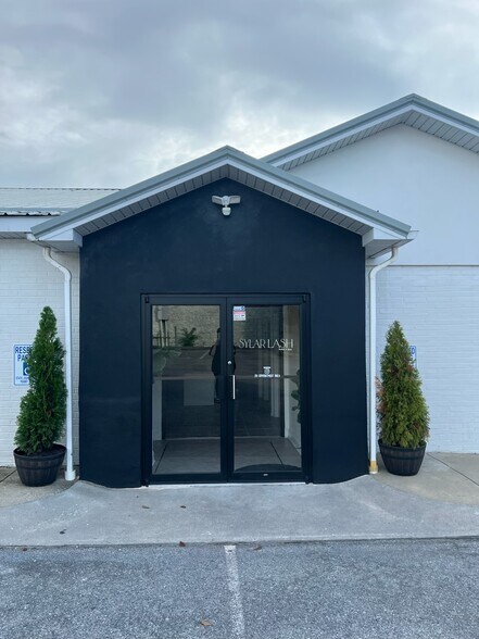 More Photos Of 200 High Point Dr, Johnson City Religious Facility For Lease