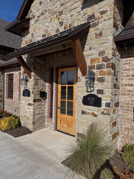 More Photos Of 1201 Magnolia Ct, Moore Office For Lease