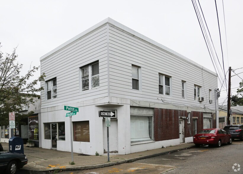 More Photos Of 210 Pettit Ave, Bellmore Storefront Retail Office For Lease