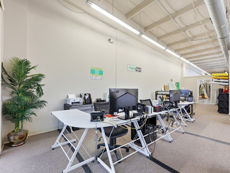 More Photos Of 4425 US Highway 1 S, Saint Augustine Light Distribution For Sale