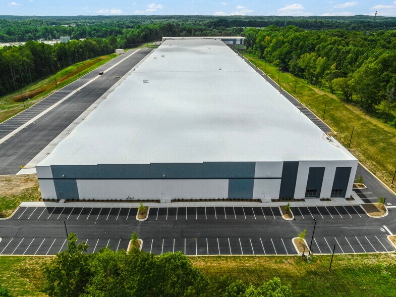 More Photos Of 721 Andrews St, Salisbury Unknown For Lease