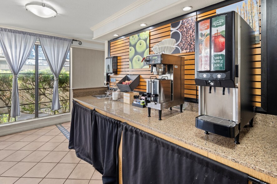 More Photos Of 911 S 48th St, Tempe Hotel For Sale