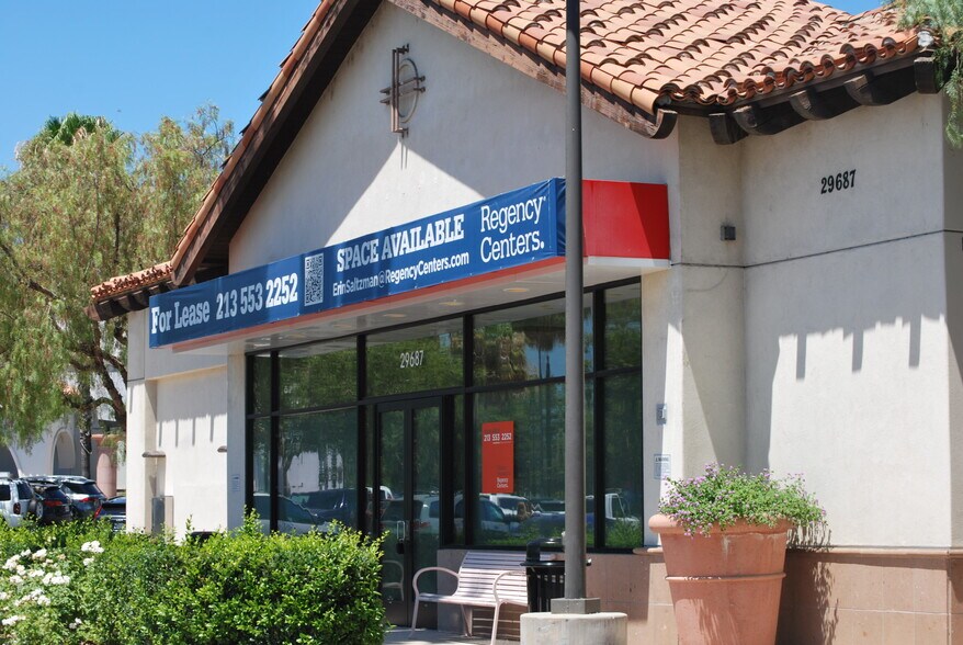 More Photos Of 29607 The Old Rd, Castaic Unknown For Lease