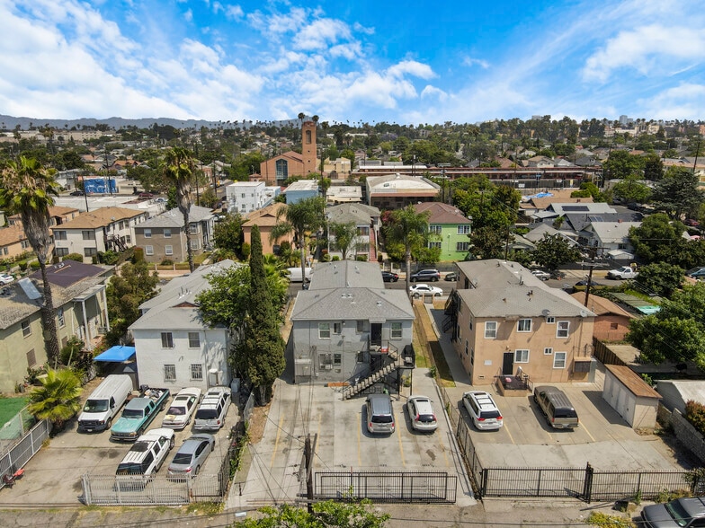 More Photos Of 1920 W 35th St, Los Angeles Multifamily For Sale