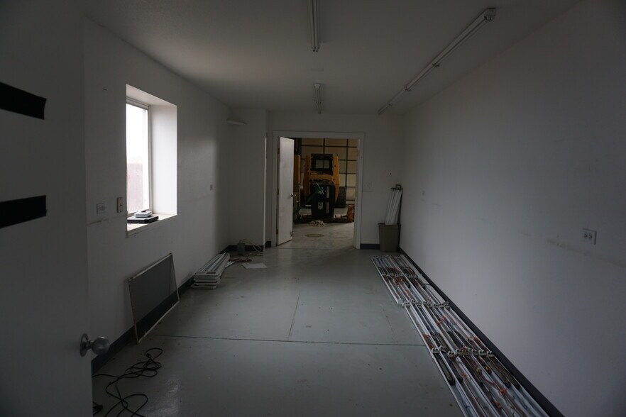 More Photos Of 820 N 9th Ave, Brighton Warehouse For Lease
