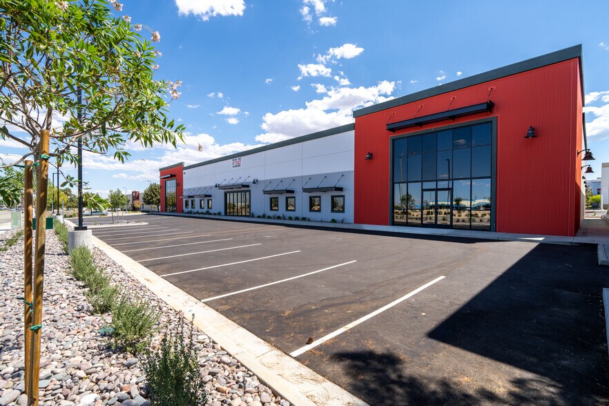 More Photos Of 632 Auto Center Dr, Palmdale Warehouse For Sale