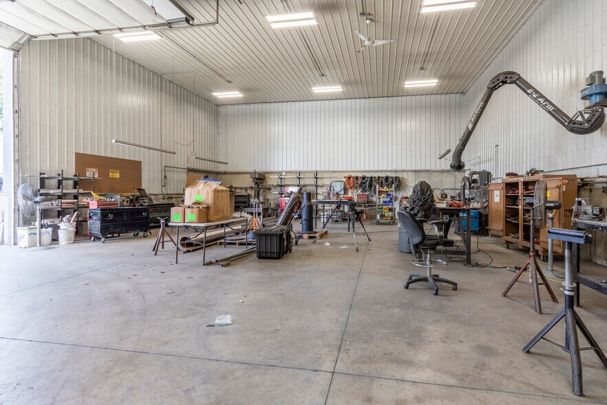 More Photos Of 5095 Crookshank Rd, Cincinnati Light Manufacturing For Sale