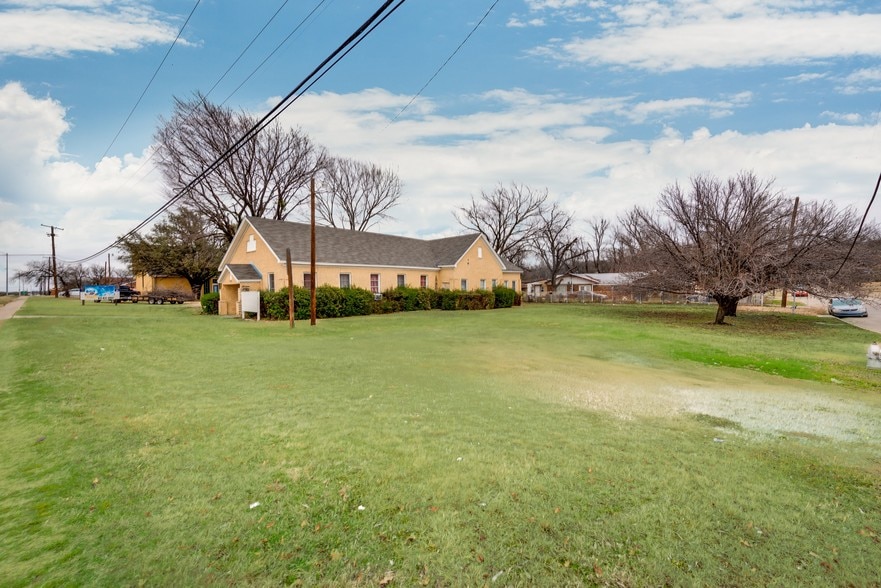 More Photos Of 4633 Wichita St, Fort Worth Religious Facility For Lease