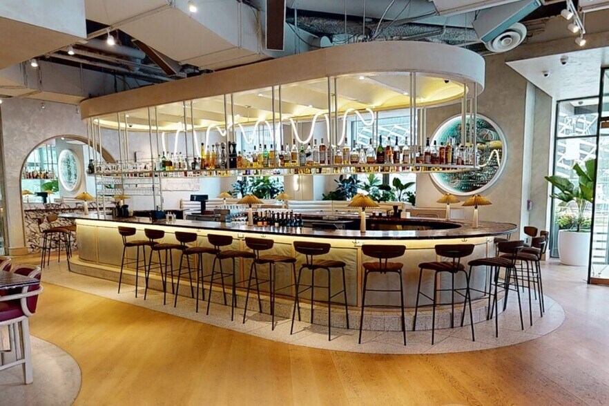 More Photos Of 500 Woodward Ave, Detroit Office For Lease