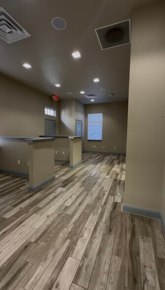 More Photos Of 118 Lynn Ave, Lewisville Office For Sale