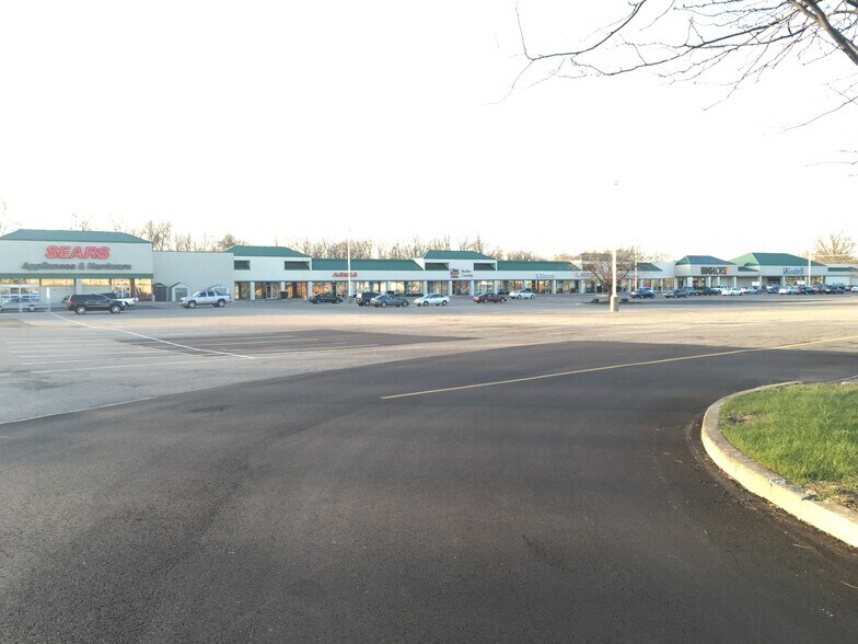 More Photos Of 4605-4627 Dixie Hwy, Fairfield Storefront For Lease