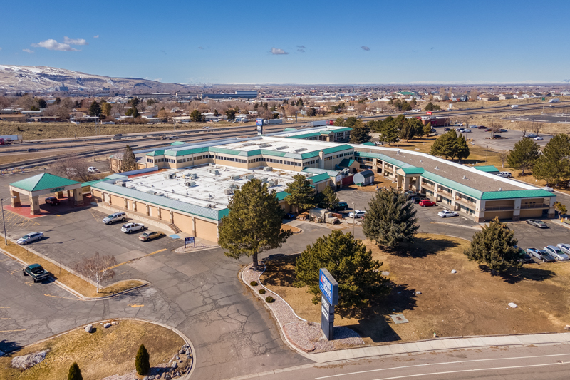 Primary Photo Of 1399 Bench Rd, Pocatello Hotel For Sale