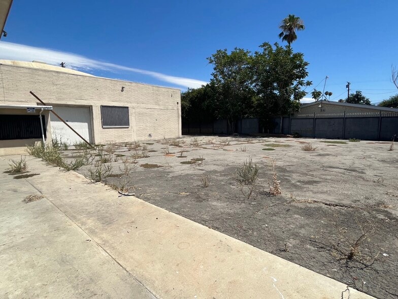 More Photos Of 431 W 10th St, San Bernardino Auto Repair For Sale