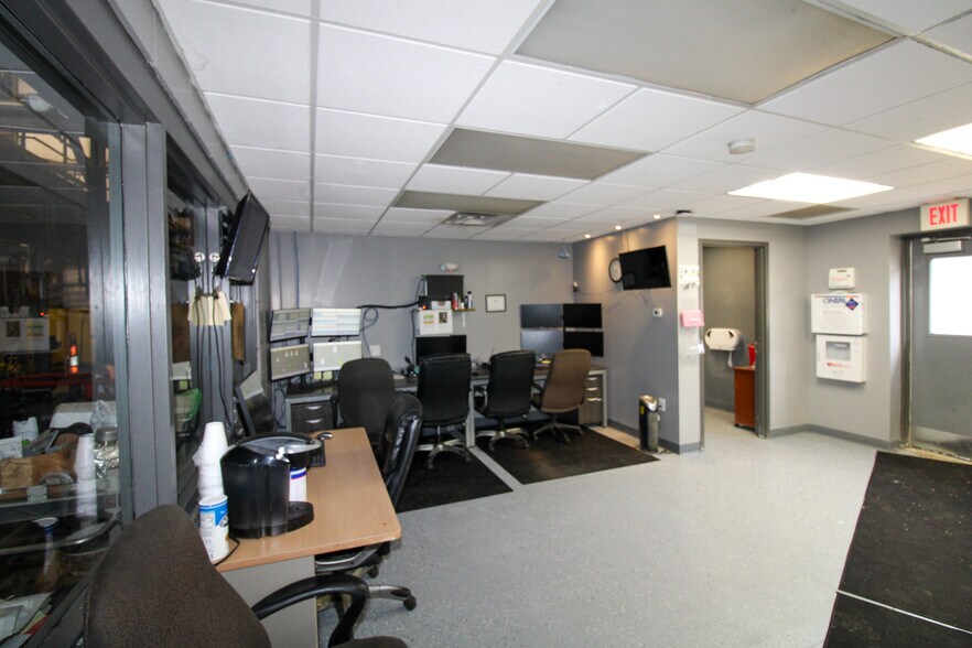 More Photos Of 5640 44th Ave S, Clinton Industrial For Sale