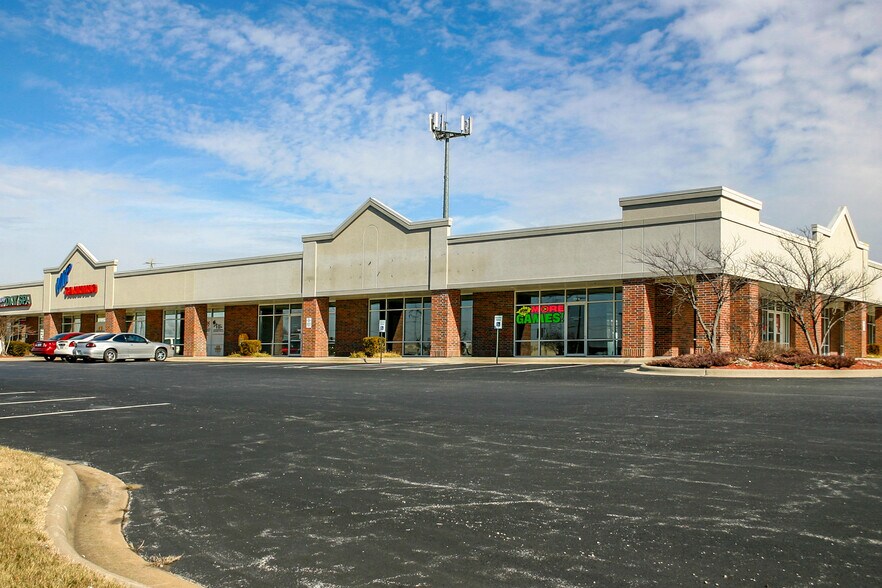 1711 W Battlefield St, Springfield, MO 65807 Retail For Lease