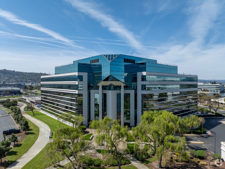 More Photos Of 303 Twin Dolphin Dr, Redwood City Office For Lease