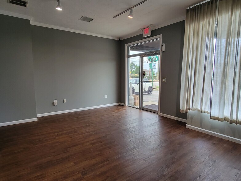 More Photos Of , McKees Rocks Unknown For Sale