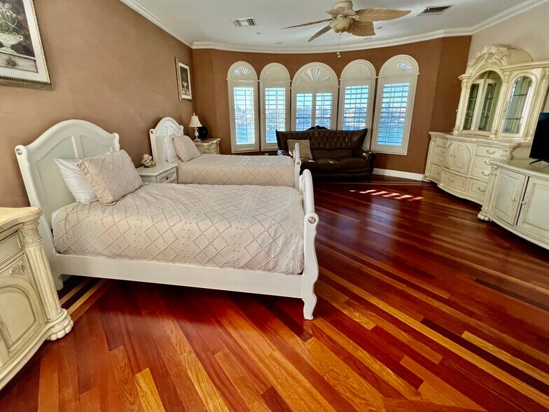 More Photos Of 21428 N 55th Ave, Glendale Assisted Living For Sale