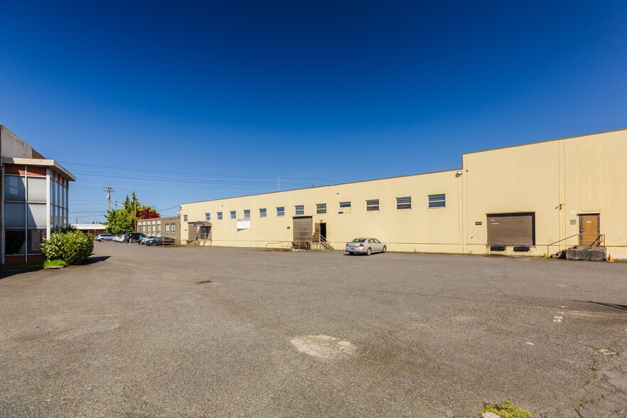 More Photos Of 3145 NW Yeon Ave, Portland Warehouse For Sale