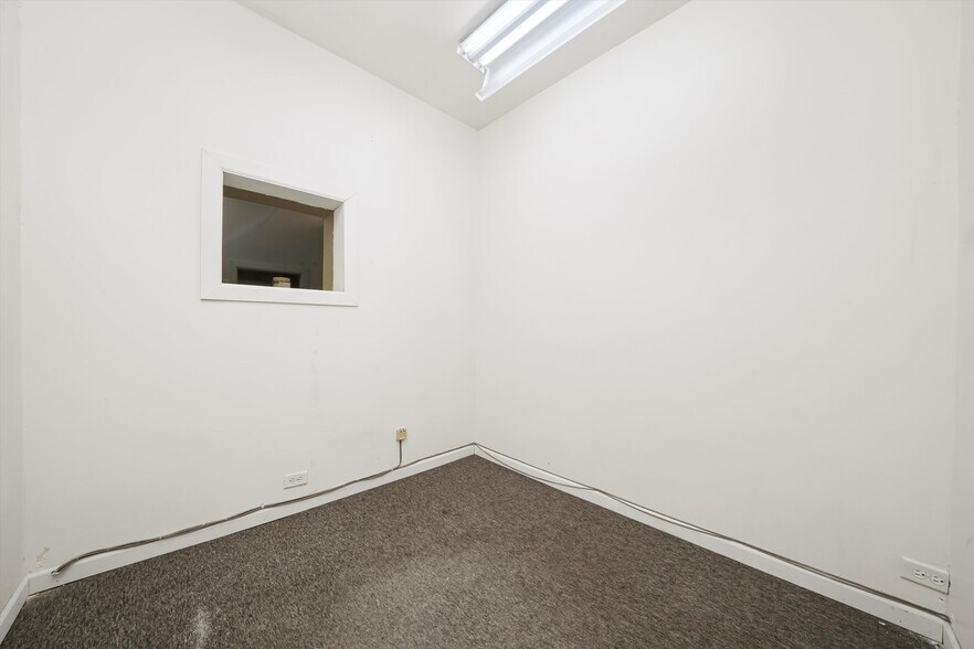 More Photos Of 2024 W 79th St, Chicago Medical For Sale