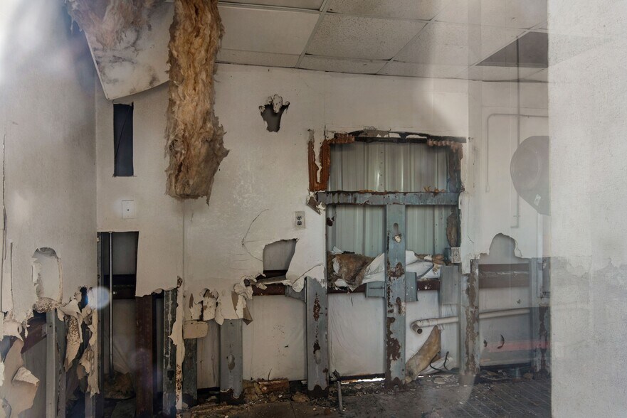 More Photos Of 3061 Gulf Breeze Pky, Gulf Breeze Carwash For Sale