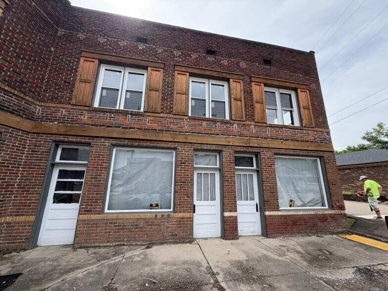 More Photos Of 114 Dogwood Ave, Middleton Auto Repair For Sale
