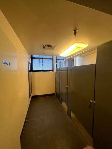 More Photos Of 1000 Broadway Blvd, Kansas City Loft Creative Space For Lease