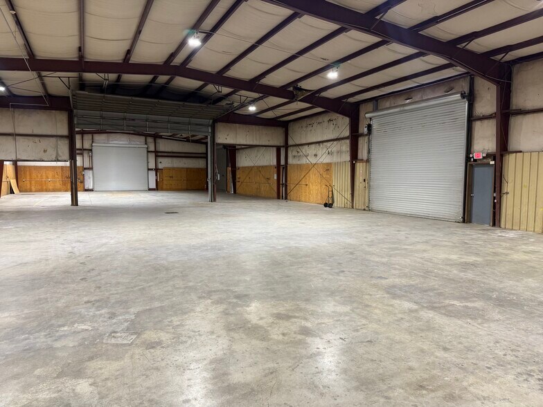 More Photos Of 1865 US 41 Hwy SW, Calhoun Industrial For Lease