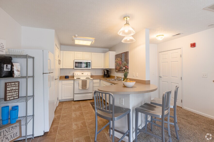 More Photos Of 1300 Cimarron Cir, Fairborn Apartments For Sale