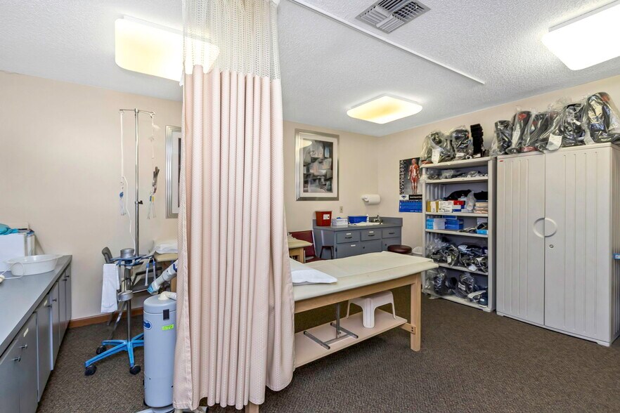 More Photos Of 701 N Hercules Ave, Clearwater Medical For Lease