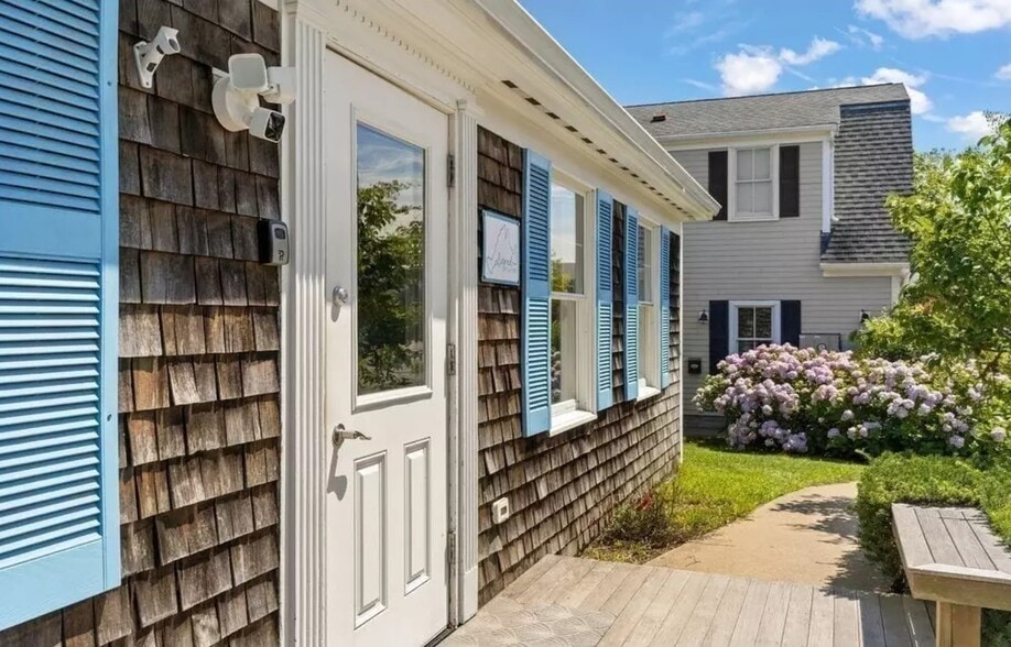 More Photos Of 258 Edgartown Vineyard Haven Rd, Edgartown Medical For Sale