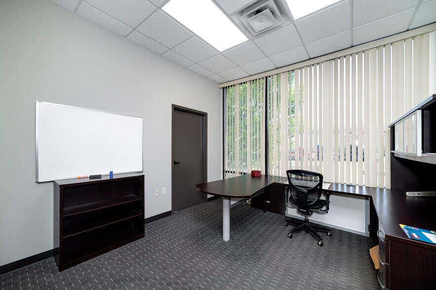 More Photos Of 2010 Avalon Pky, Mcdonough Office For Lease