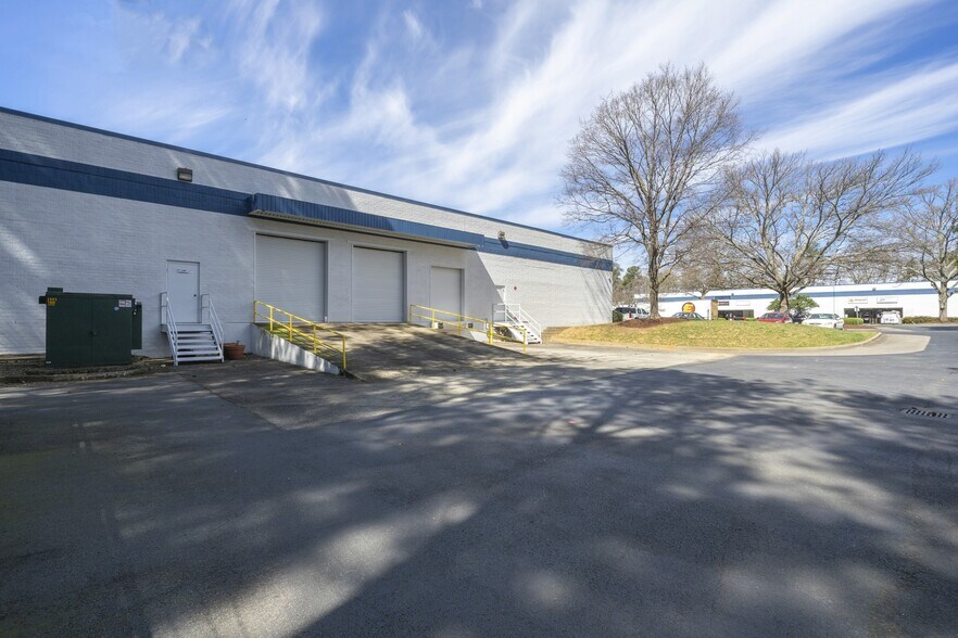 More Photos Of 3062 Kingston Ct SE, Marietta Distribution For Lease