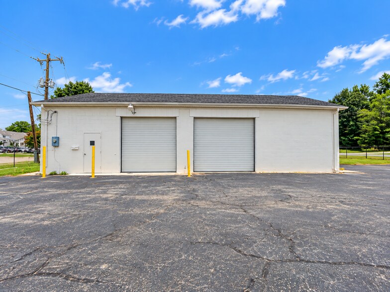 More Photos Of 283 Lakewood Dr, Greenville Warehouse For Lease