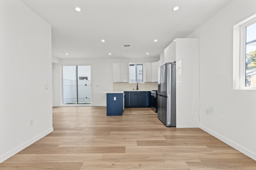 More Photos Of 2921 S Burnside Ave, Los Angeles Apartments For Sale