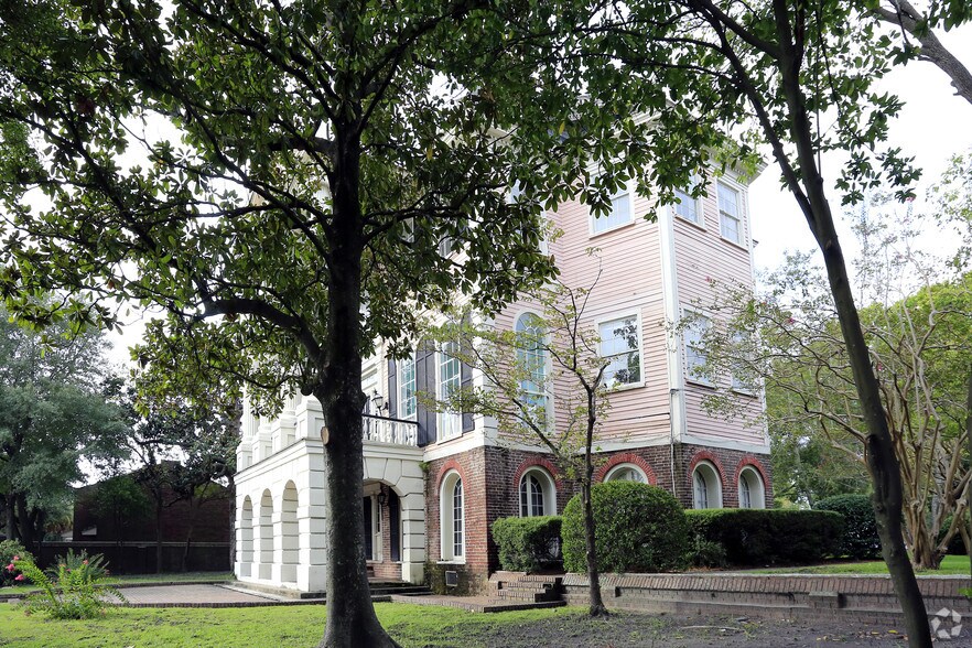 More Photos Of 635 E Bay St, Charleston Office Residential For Lease