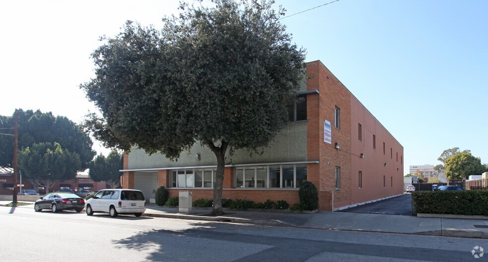 More Photos Of 41 S Chester Ave, Pasadena Research And Development For Lease