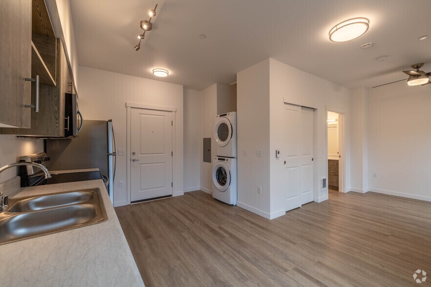 More Photos Of 12548 Lake City Way NE, Seattle Apartments For Lease