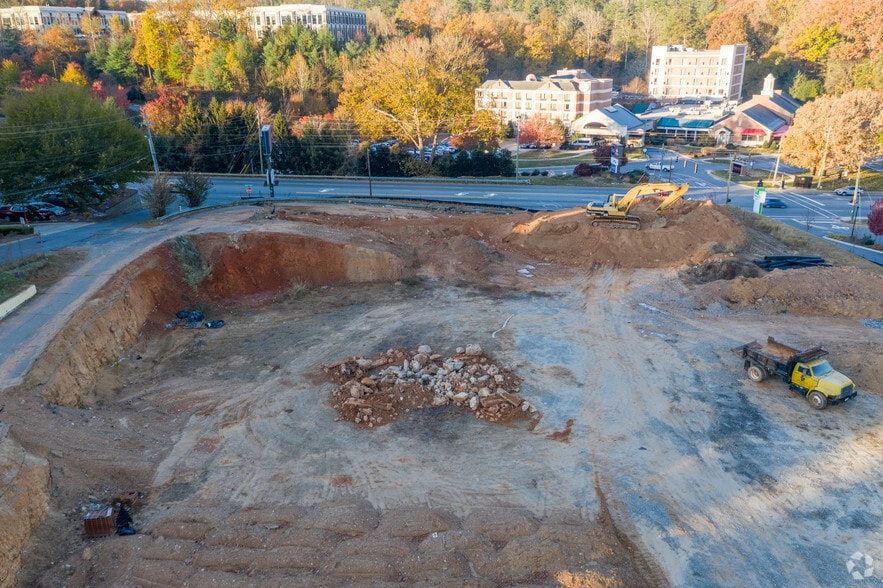More Photos Of 190 Hendersonville Rd, Asheville Storefront Retail Office For Lease