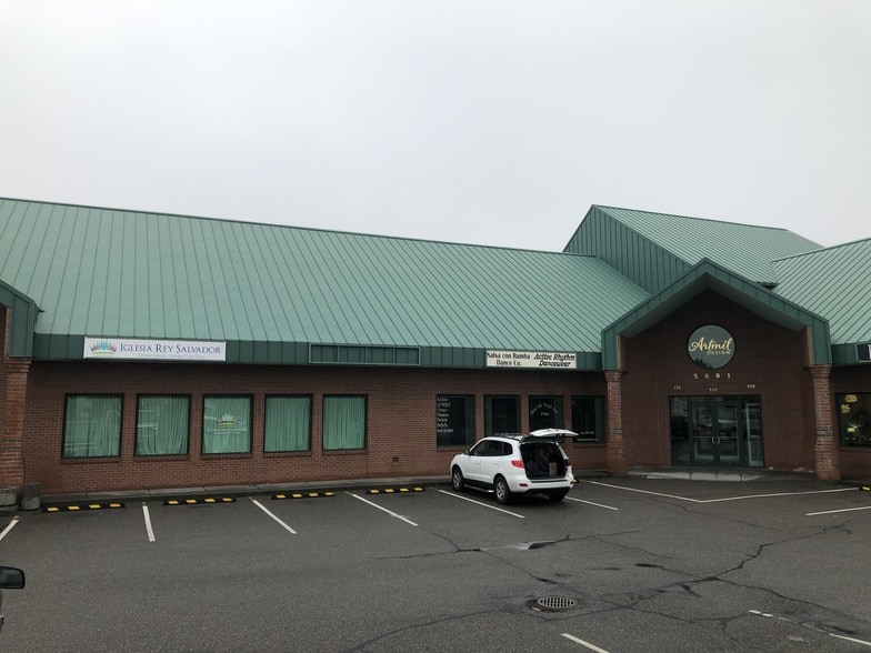 More Photos Of 5601 W Clearwater Ave, Kennewick General Retail For Lease