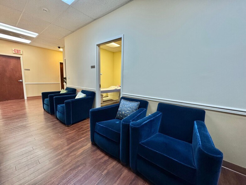 More Photos Of 191 Herricks Rd, New Hyde Park Medical For Sale