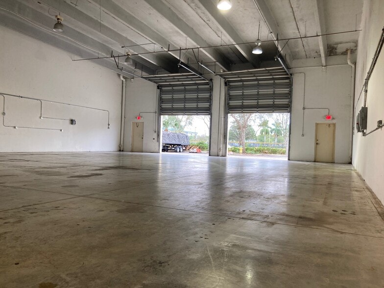 More Photos Of 1747-1781 Banks Rd, Margate Flex For Lease